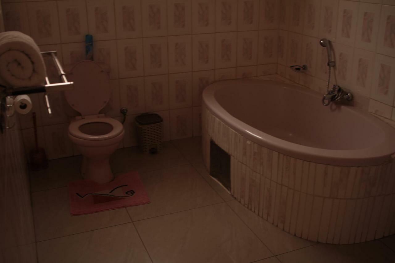 Triple Palms Bed And Breakfast กาโบโรเน ภายนอก รูปภาพ