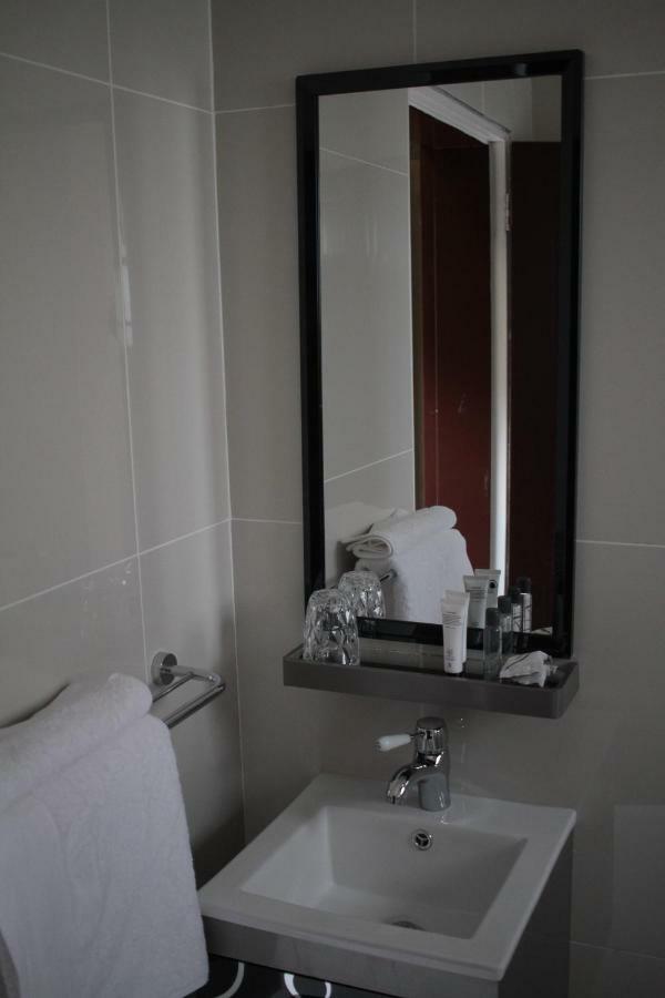 Triple Palms Bed And Breakfast กาโบโรเน ภายนอก รูปภาพ